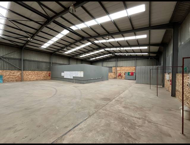 680M² WAREHOUSE FOR SALE IN VULCANIA